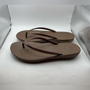 Fitflop IQushion women’s brown thong sandals size 10